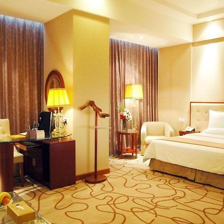 Nanchang Galactic Peace International Hotel Екстериор снимка