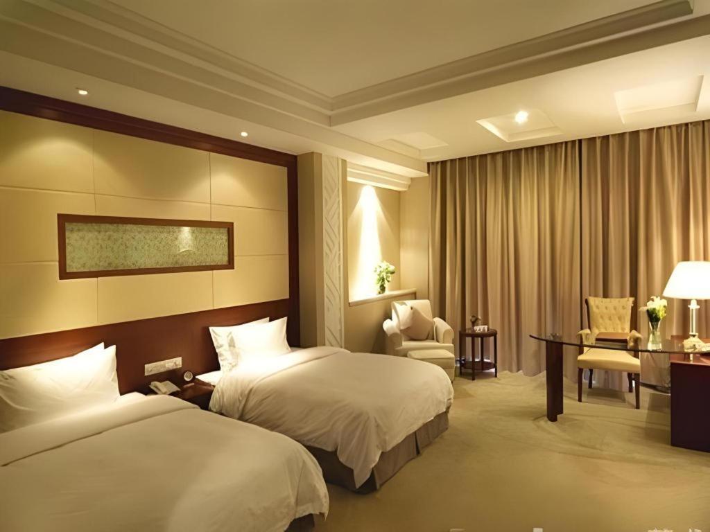 Nanchang Galactic Peace International Hotel Екстериор снимка