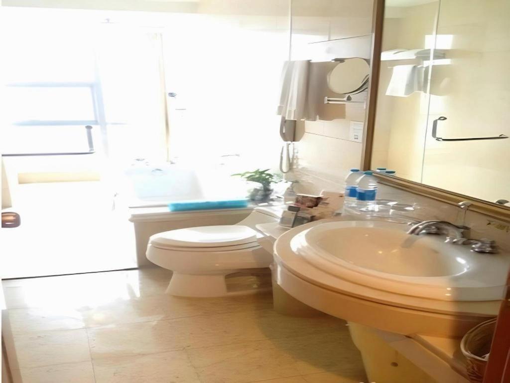 Nanchang Galactic Peace International Hotel Екстериор снимка