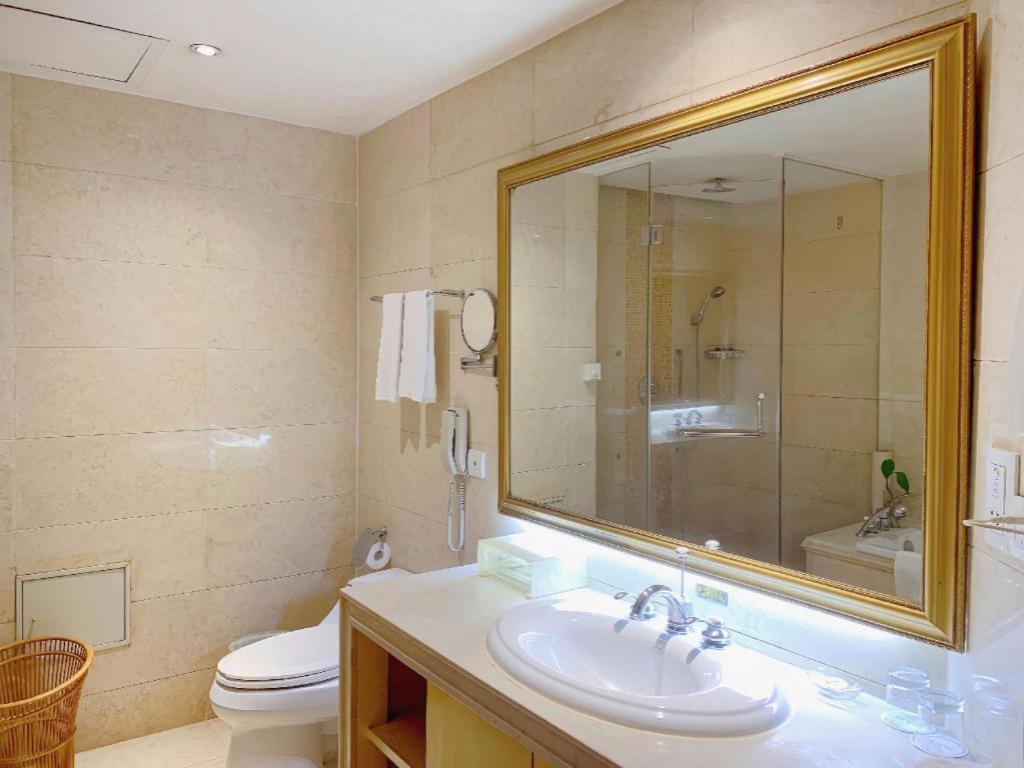 Nanchang Galactic Peace International Hotel Екстериор снимка