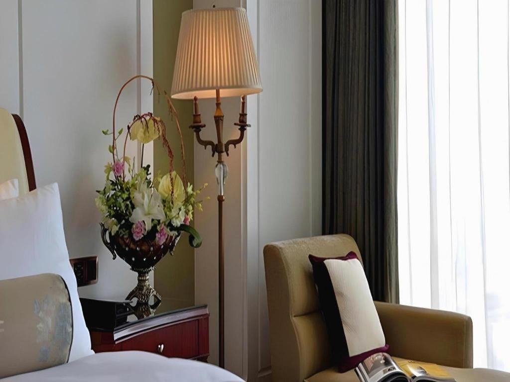 Nanchang Galactic Peace International Hotel Екстериор снимка