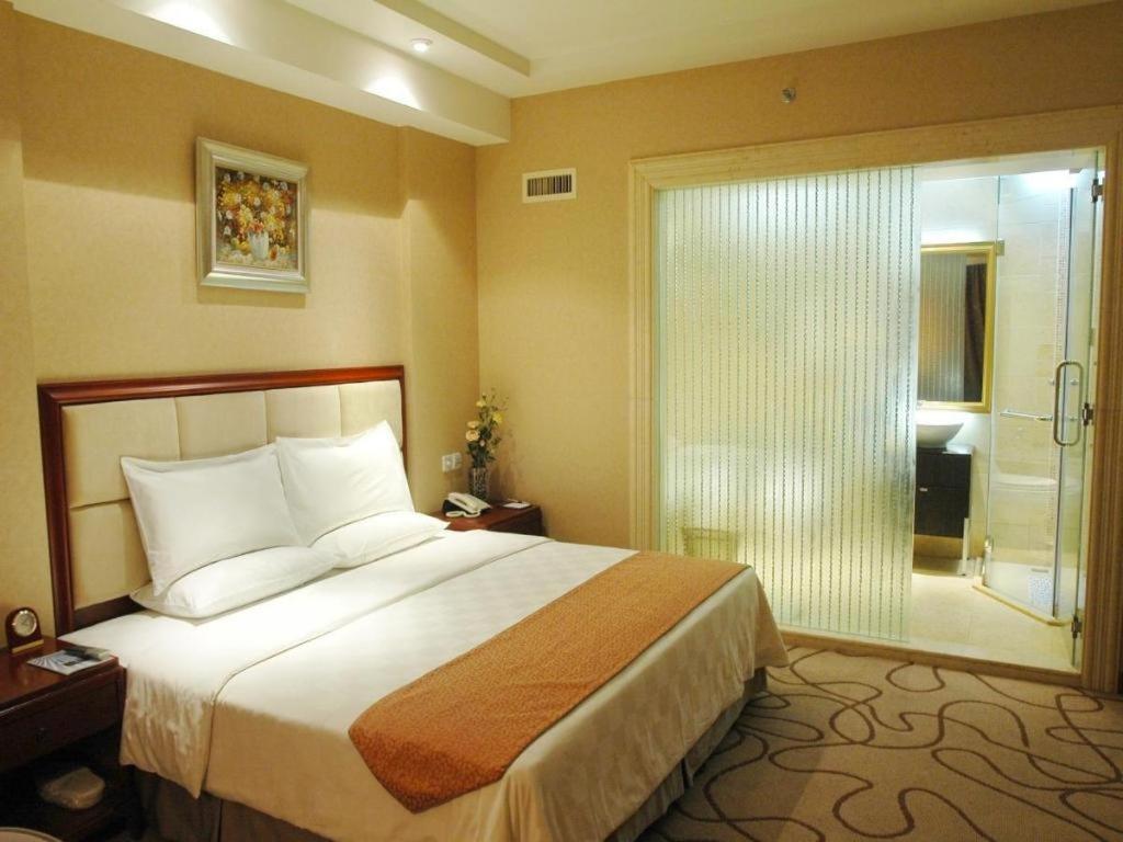 Nanchang Galactic Peace International Hotel Екстериор снимка