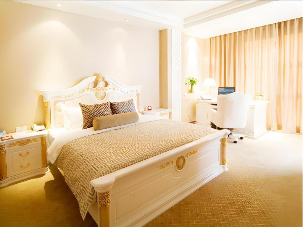 Nanchang Galactic Peace International Hotel Екстериор снимка