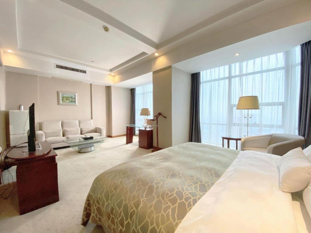 Nanchang Galactic Peace International Hotel Екстериор снимка