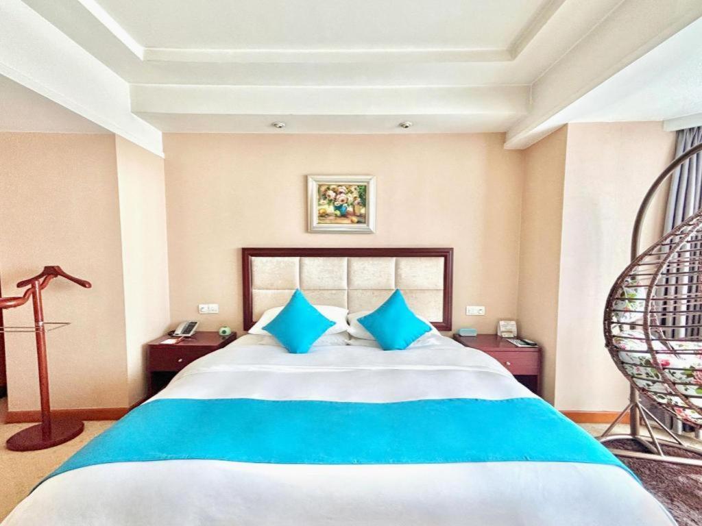 Nanchang Galactic Peace International Hotel Екстериор снимка