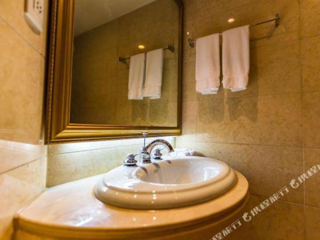Nanchang Galactic Peace International Hotel Екстериор снимка